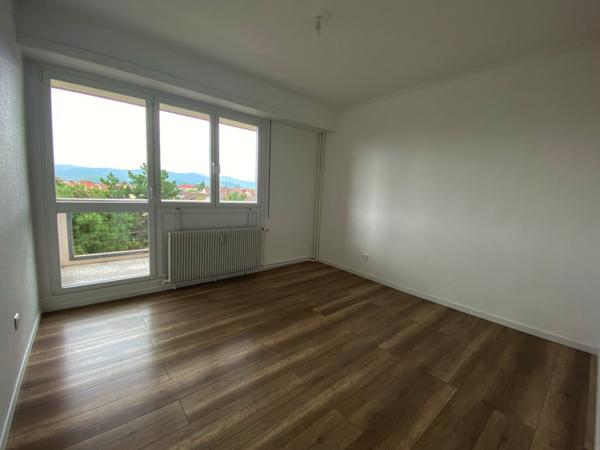 Appartement Colmar 3 pièces avec balcon, garage et cave.