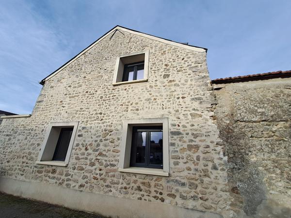 MAISON EN PIERRES SUR BONVILLIERS