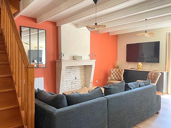 Maison en pierre  4 CHAMBRES, jardin et dépendance