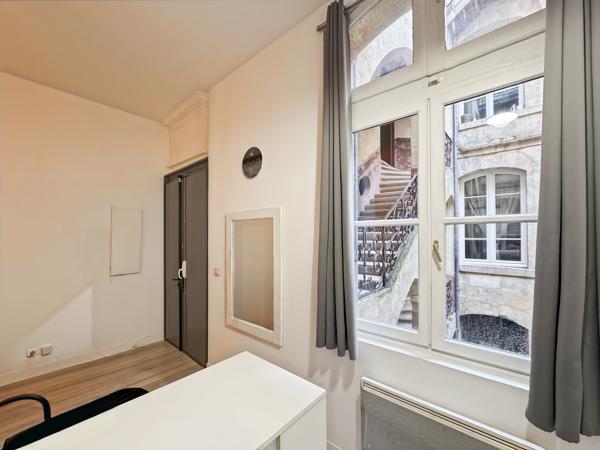 Appartement
         1 pièce
        - 25 m² Exclusivité 120 000 € *