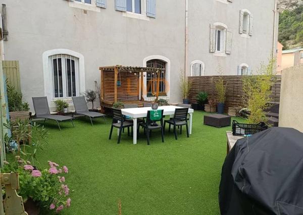 Appartement de standing vue colline St Jacques