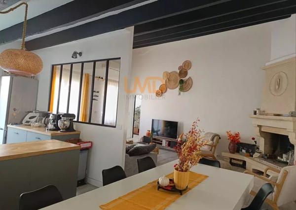 Appartement de standing vue colline St Jacques