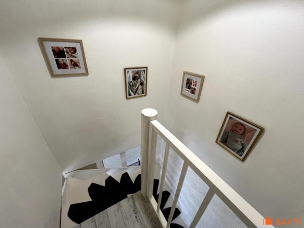 Entre la maison de ville et l'appartement SAFTI vous présente ce SUPERBE DUPLEX - COUP DE COEUR au Bois Joli à MAUREPAS -