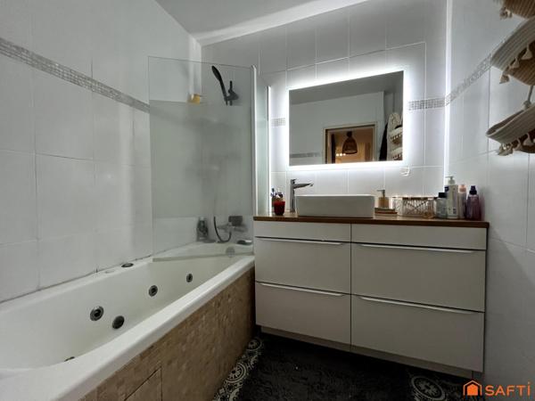 Entre la maison de ville et l'appartement SAFTI vous présente ce SUPERBE DUPLEX - COUP DE COEUR au Bois Joli à MAUREPAS -