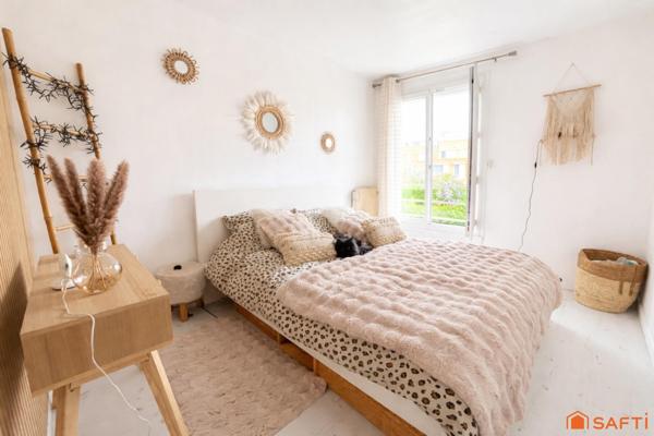 Entre la maison de ville et l'appartement SAFTI vous présente ce SUPERBE DUPLEX - COUP DE COEUR au Bois Joli à MAUREPAS -