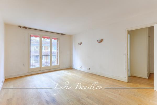 Paris (75020) Paris 20ème, Place Gambetta, 2 Pièces et demie avec balcon