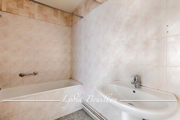 Paris (75020) Paris 20ème, Place Gambetta, 2 Pièces et demie avec balcon