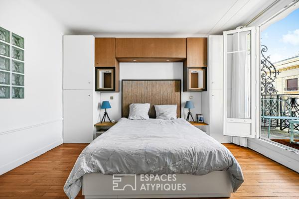 Etage élevé traversant avec balcon-terrasse à Auteuil Sud