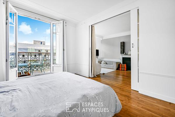 Etage élevé traversant avec balcon-terrasse à Auteuil Sud