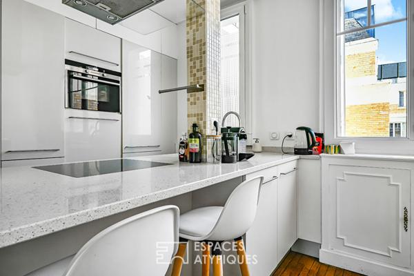 Etage élevé traversant avec balcon-terrasse à Auteuil Sud