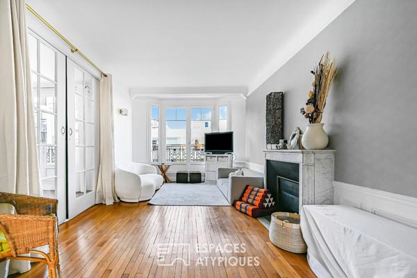 Etage élevé traversant avec balcon-terrasse à Auteuil Sud