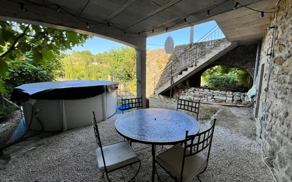 Maison à vendre    5 pièces •  Saint-Paul-le-Jeune