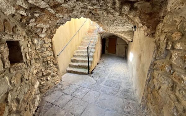 Maison à vendre    5 pièces •  Saint-Paul-le-Jeune