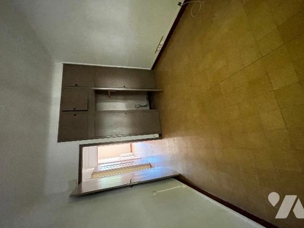 Cet appartement est situé au 3éme étage d'une petite copropriété.