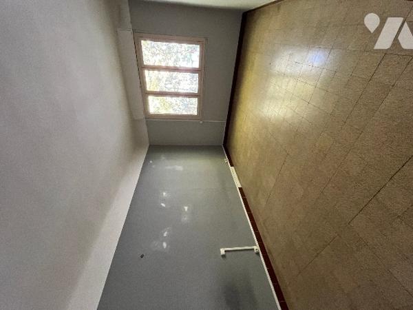 Cet appartement est situé au 3éme étage d'une petite copropriété.