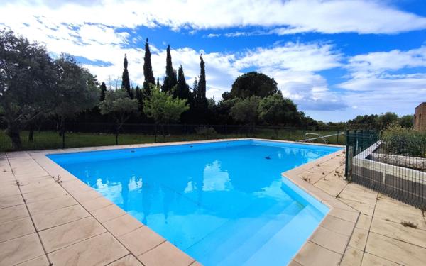 Maison à vendre    5 pièces •  La Palme