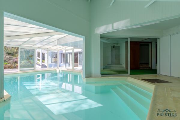 CARQUEFOU - LE HOUSSEAU - VILLA D'ARCHITECTE 347 M2 - MAGNIFIQUE PARC 7240 M2 - PISCINE & SALLE DE SPORT