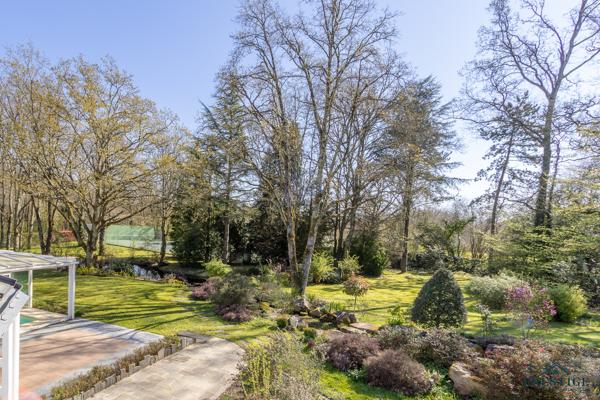 CARQUEFOU - LE HOUSSEAU - VILLA D'ARCHITECTE 347 M2 - MAGNIFIQUE PARC 7240 M2 - PISCINE & SALLE DE SPORT