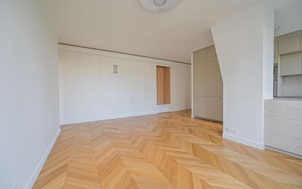 Appartement à louer    3 pièces • 71,08 m2 Paris 11