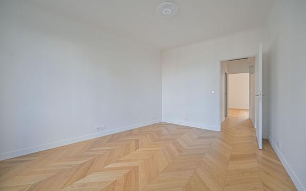 Appartement à louer    3 pièces • 71,08 m2 Paris 11