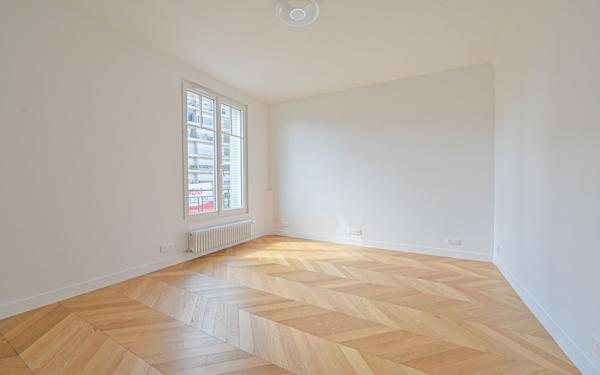 Appartement à louer    3 pièces • 71,08 m2 Paris 11