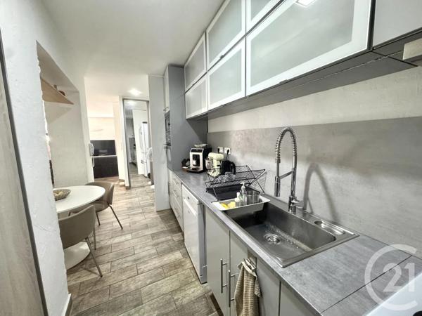 Appartement T5 à vendre  5 pièces - 99,70 m 2   ST FONS  - 69