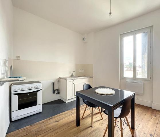 Saint-Sylvestre-sur-Lot (47140) EXCLUSIVITÉ ST SYLVESTRE/LOT (47), IMMEUBLE 200M², 1 LOCAL COMMERCIAL, 4 APPARTEMENTS, AFFICHAGES PUBLICITAIRE