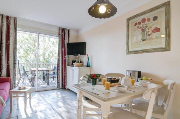 INVESTISSEMENT LOCATIF – GROSPIERRES – Résidence Tourisme Pierre & Vacances Village Le Rouret - 6,15 % de rentabilité