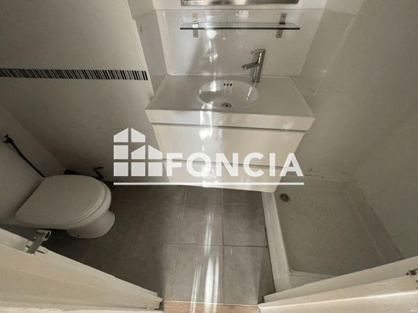 Location Appartement 2 pièces 44.85 m² - 7 RUE DROITE Le Castellet 83330