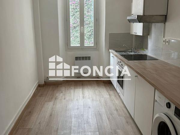 Location Appartement 2 pièces 44.85 m² - 7 RUE DROITE Le Castellet 83330