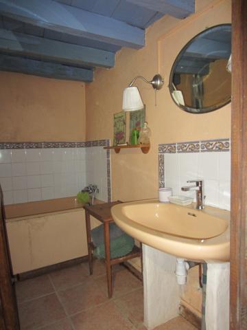 Massat (09320) Jolie maison de village.