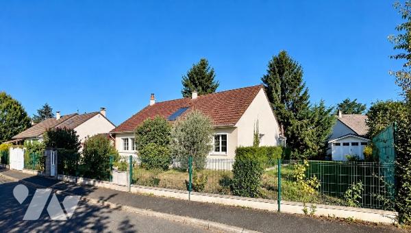 TOURS NORD - MAISON DE PLAIN-PIED - 3 CHAMBRES - GARAGE - JARDIN
Secteur Douets / Milletière