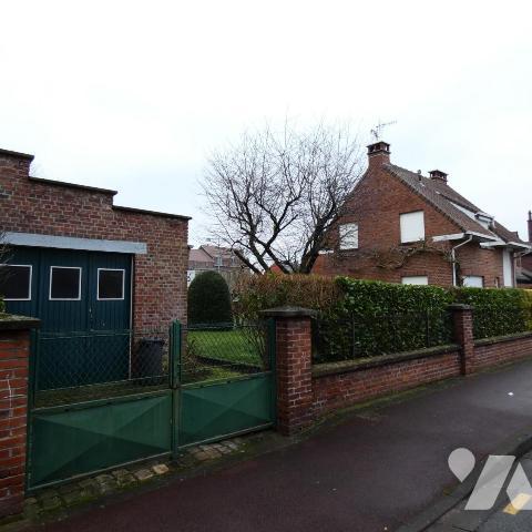 Comines Maison individuelle 4 chambres jardin et garage sur 800 m² de terrain