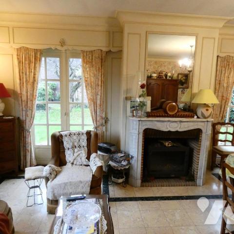 Comines Maison individuelle 4 chambres jardin et garage sur 800 m² de terrain