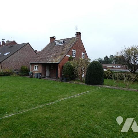 Comines Maison individuelle 4 chambres jardin et garage sur 800 m² de terrain
