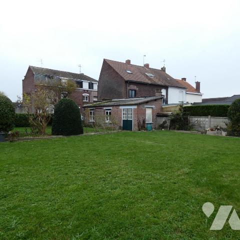 Comines Maison individuelle 4 chambres jardin et garage sur 800 m² de terrain