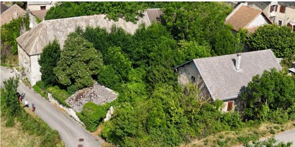 Mayres-Savel (38350) TENEMENT IMMOBILIER SUR LA COMMUNE DE MAYRES SAVEL