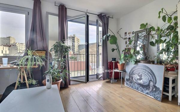 Appartement à vendre    1 pièce • 29 m2 Paris 20