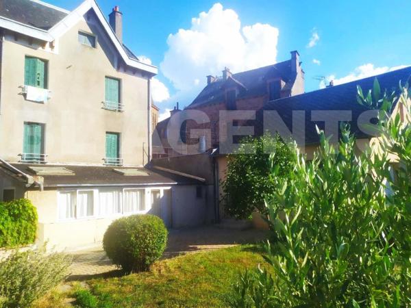 Grande Maison Familiale à St Christophe-Vallon Aveyron