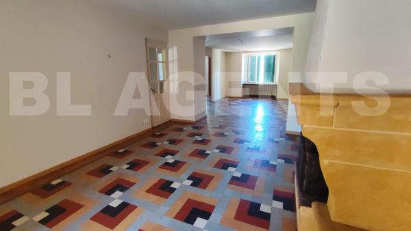 Grande Maison Familiale à St Christophe-Vallon Aveyron