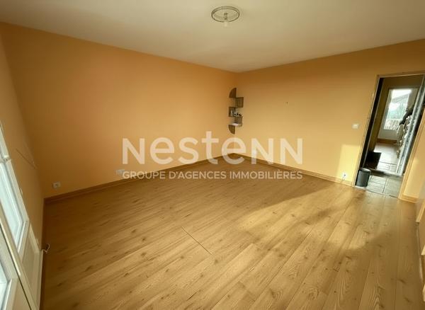 A VENDRE CHILLY-MAZARIN, un appartement de 3 pièces avec balcon, cellier et place de parking. Isolation et ravalement voté et payé par le vendeur.