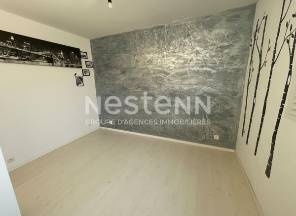 A VENDRE CHILLY-MAZARIN, un appartement de 3 pièces avec balcon, cellier et place de parking. Isolation et ravalement voté et payé par le vendeur.