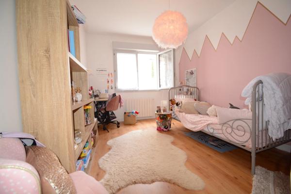 Maison à vendre 6 pièces ANGOULEME centre 3 chambres, bureau, jardin, garage, piscine