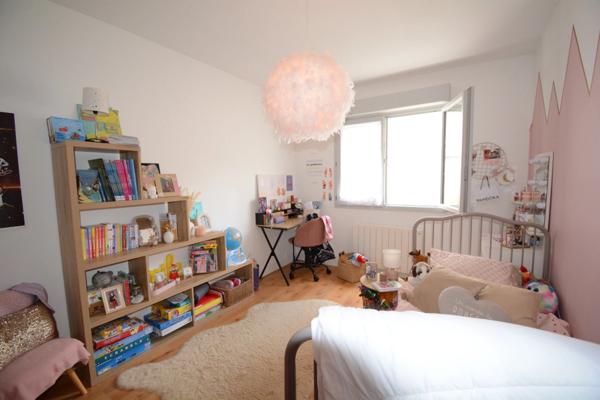 Maison à vendre 6 pièces ANGOULEME centre 3 chambres, bureau, jardin, garage, piscine