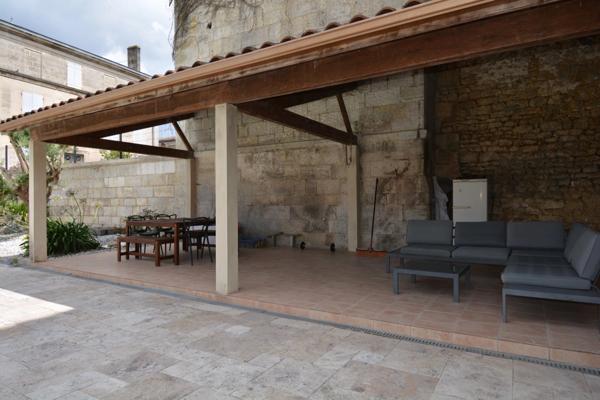 Maison à vendre 6 pièces ANGOULEME centre 3 chambres, bureau, jardin, garage, piscine