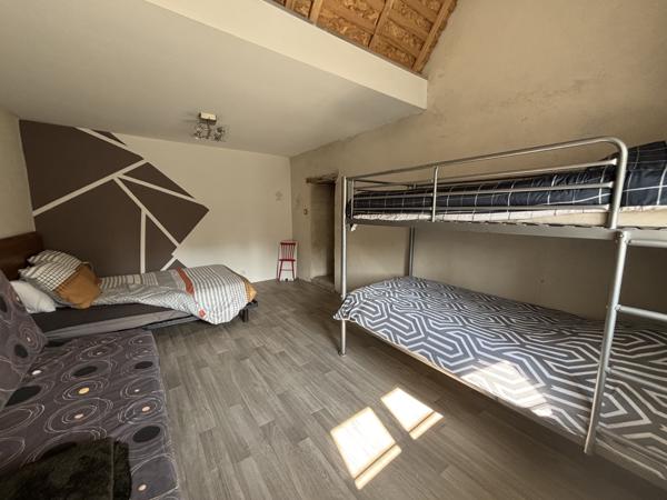 Maison de village, rénovée,de 130m² avec cour et vue imprenable sur la Seine proche de CHATILLON /S Chamesson (21400)