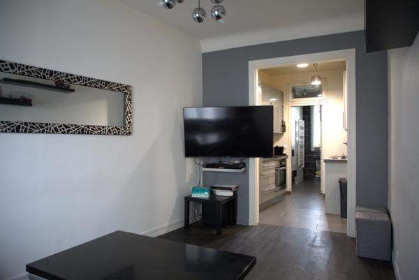 Beau F2 lumineux  - Très bon état - 1er Etage sans ascenseur - Faibles charges