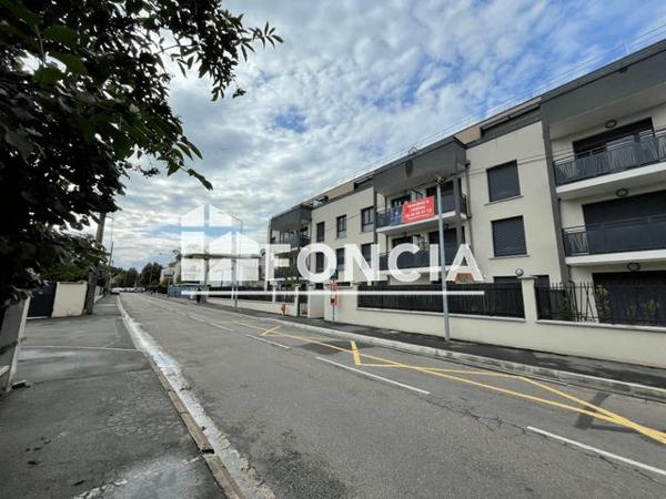 Location Appartement 3 pièces 60.8 m² - 2-2 BIS RUE DE LA PIERRE ROLLET Pontault Combault 77340