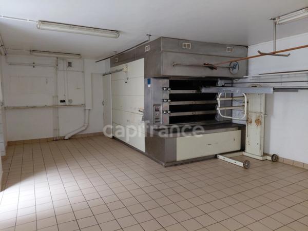 Maison spacieuse de 175 m2 au cœur du village de Montsalvy – Jardin non attenant possible