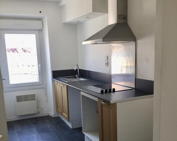 Appartement à louer 400 € CC CARCASSONNE 2 p 38 m² DPE D